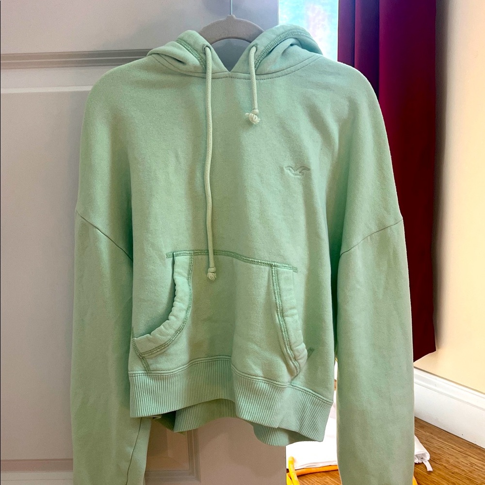 hollister green cropped hoodie!